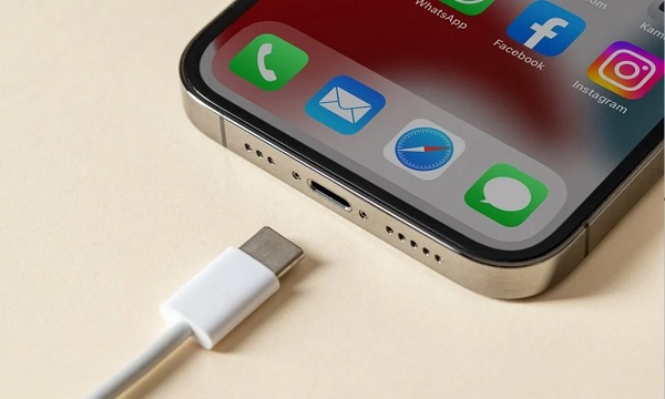 هشدار اتحادیه اروپا به اپل در مورد محدود کردن عملکرد کابل‌های USB-C
